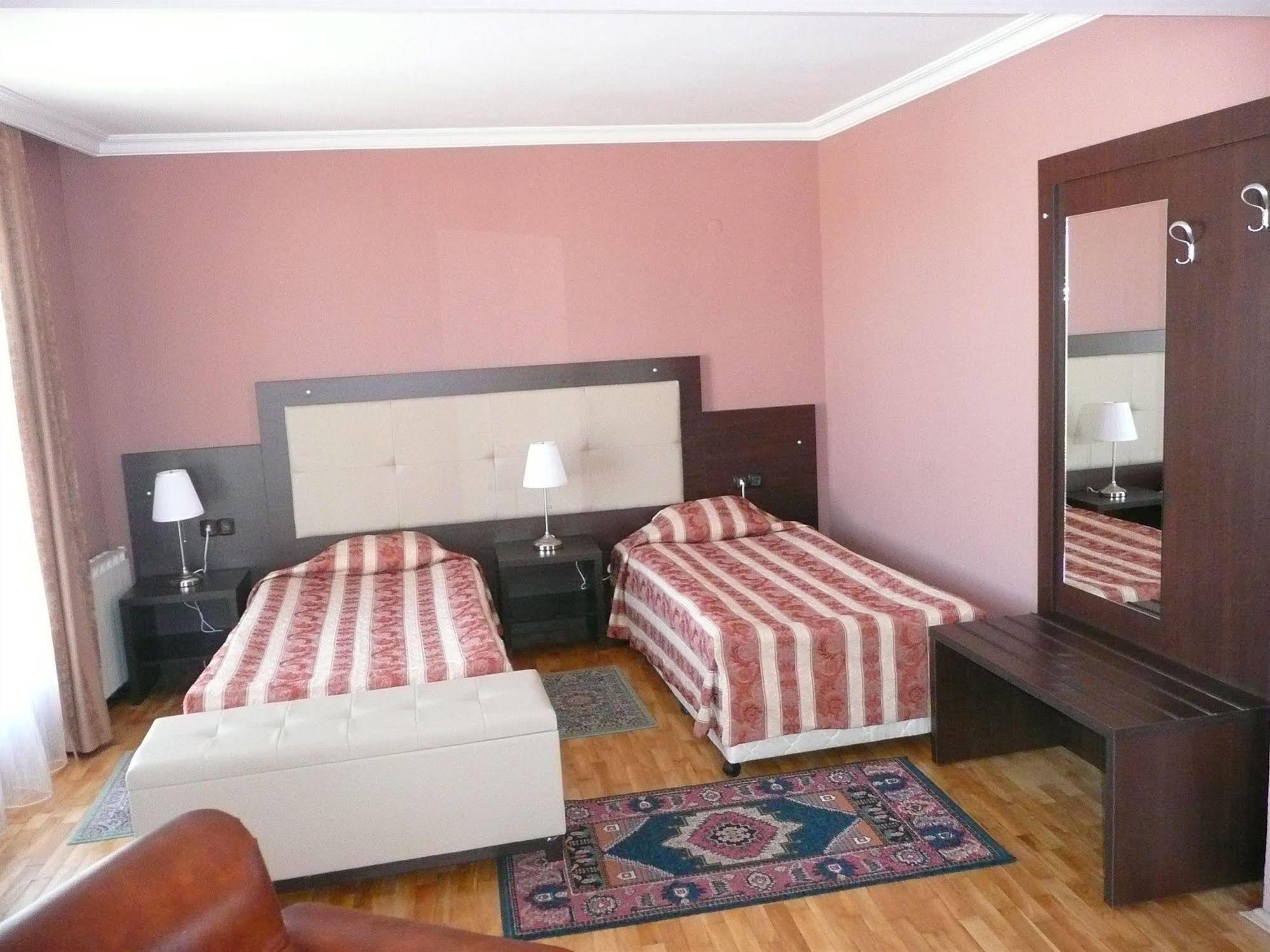 Hotel Consul Sofia Bagian luar foto