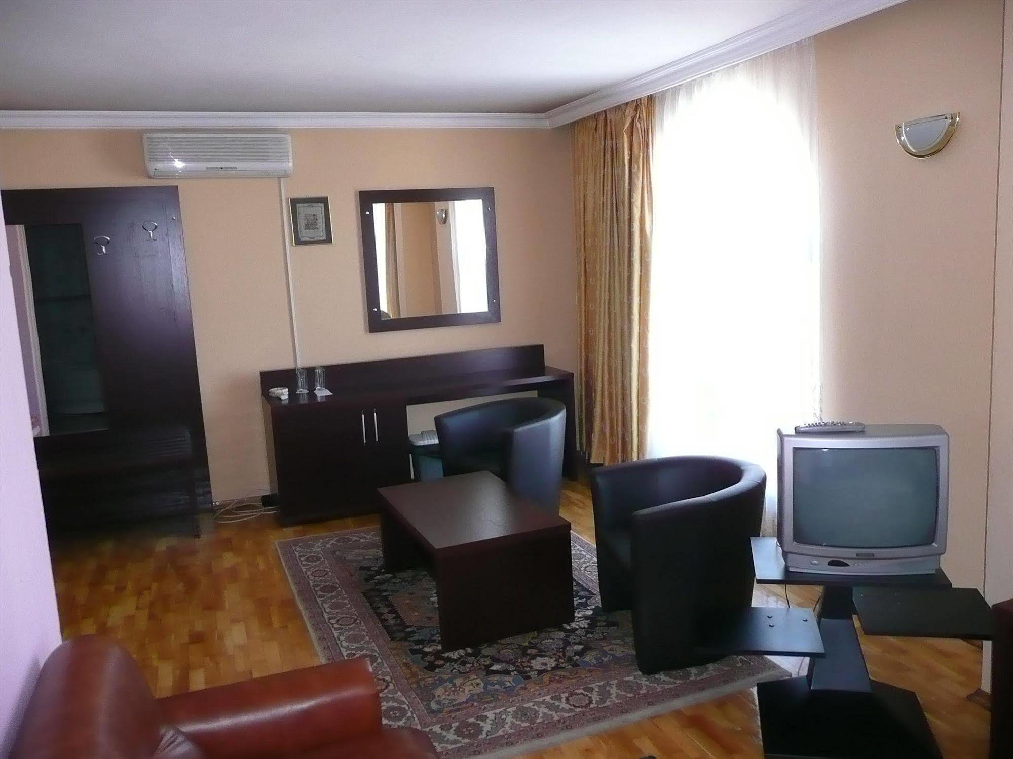 Hotel Consul Sofia Bagian luar foto